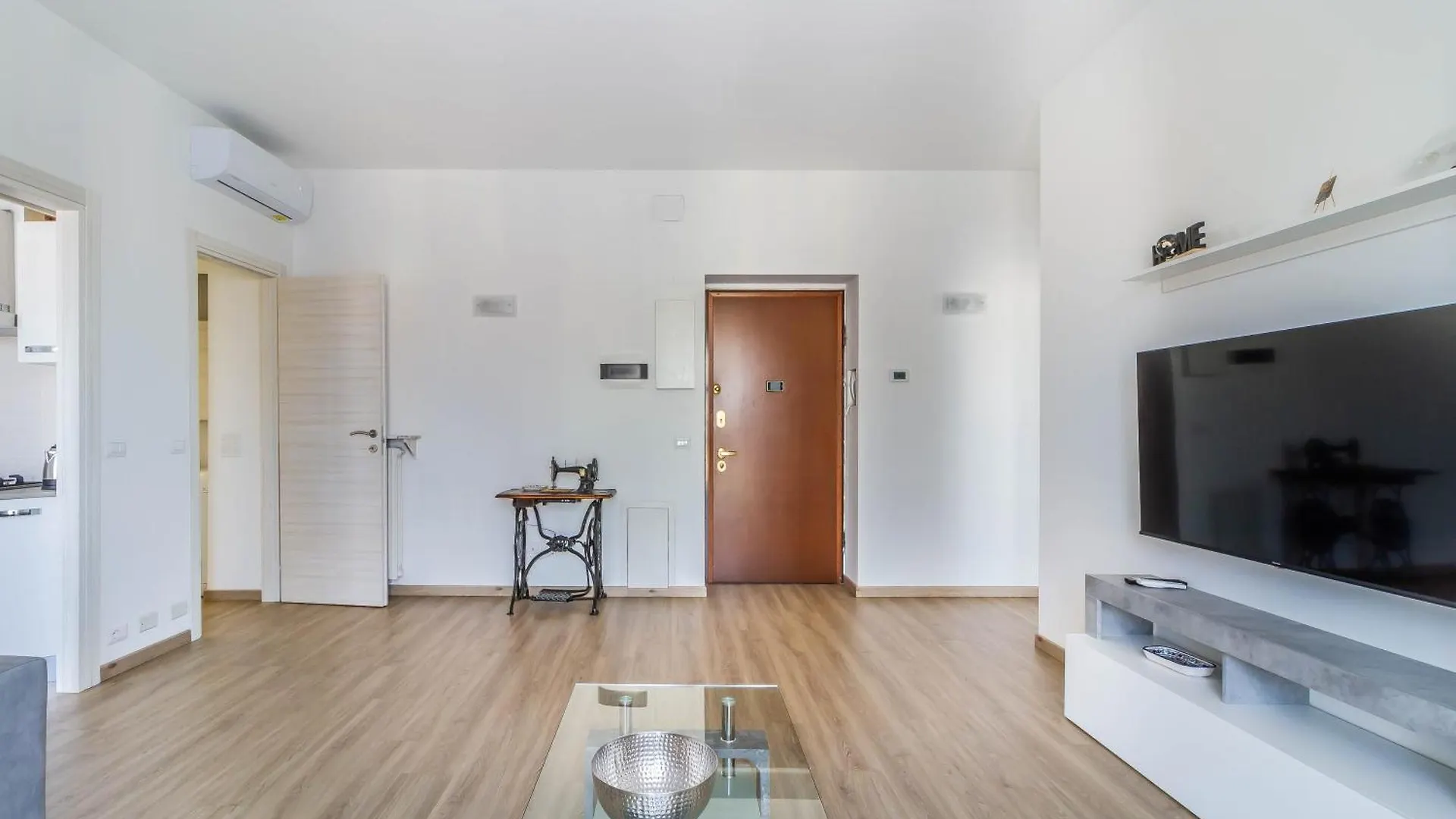 Apartament Domusmi Benedetto Marcello-28 Mediolan